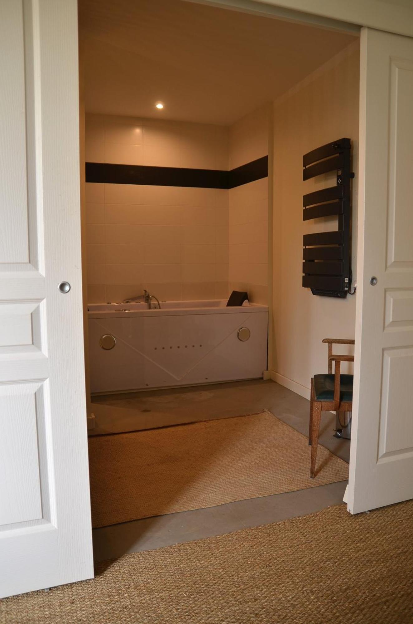 Ferme St Pierre 2 Suites Avec Repas, Piscine, Clim, Cheminee Ou Baignoire Spa Chabeuil Eksteriør billede